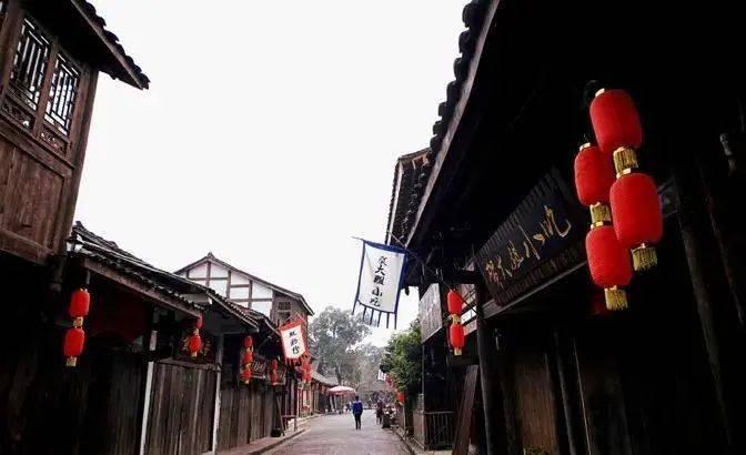 武大中南医院周新教授获颁贝宁友谊勋章，贝宁驻华大使专程来汉授勋